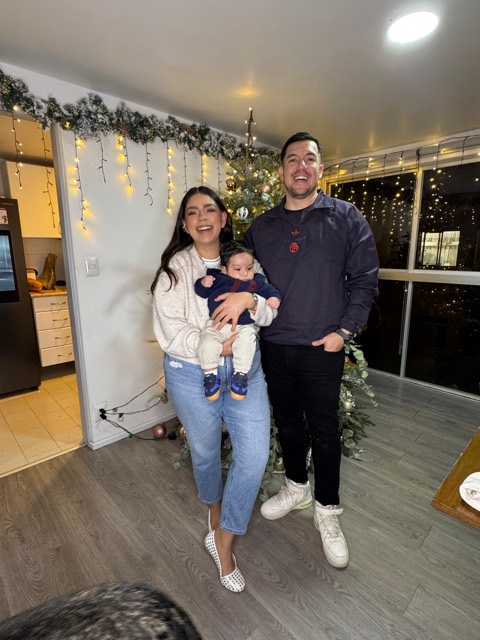 Kenia y Marco con su hijo